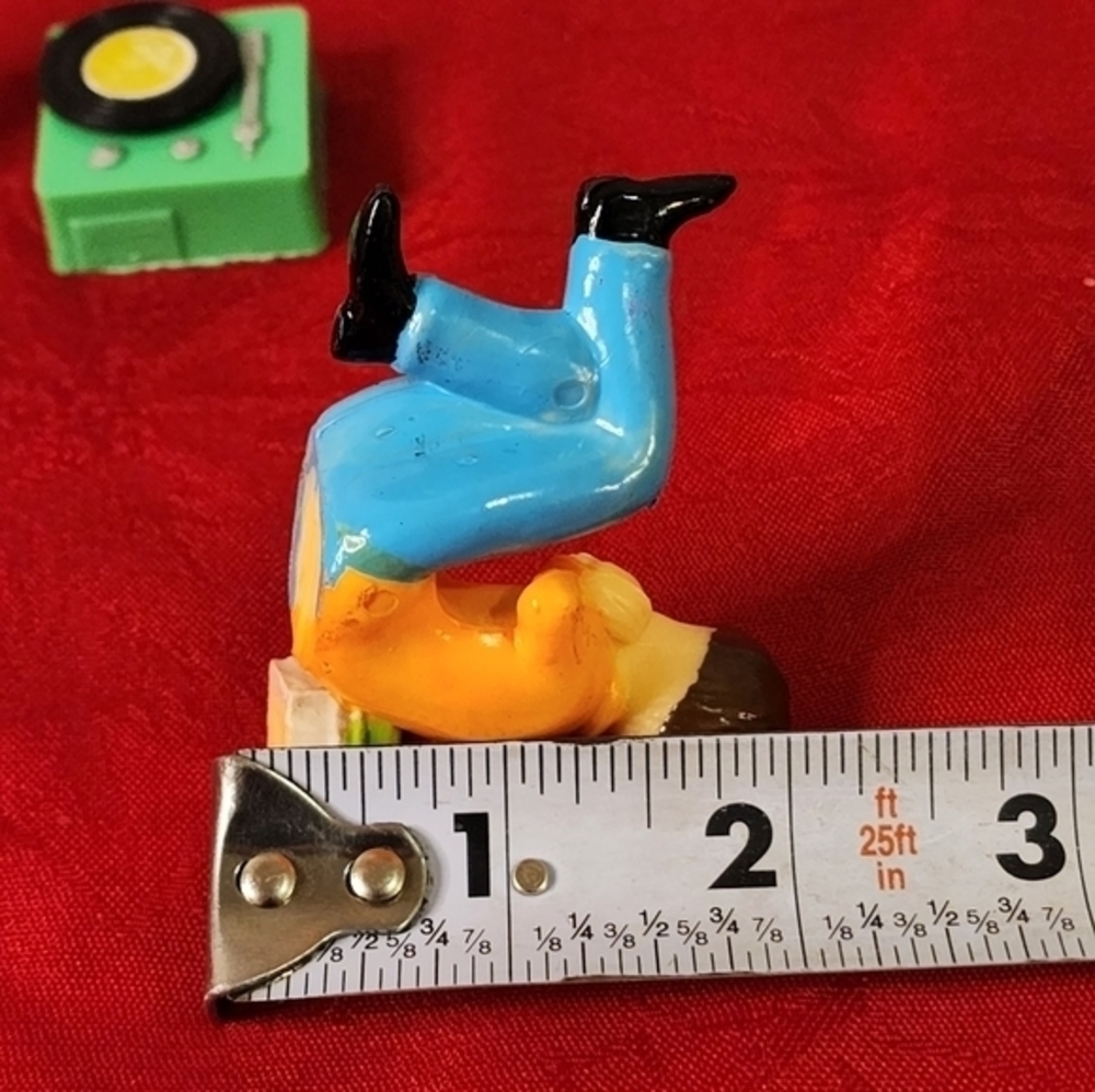 Vintage Wilton Cake Topper Lot Retro Teenager Girl/Boy on phone set‎ of 7 - Picture 12 of 13